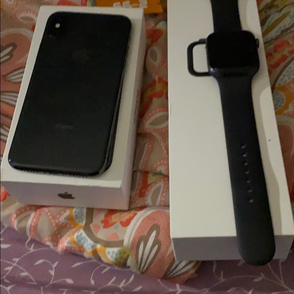 Unlocked iPhone X 64 gig not a scratch like new